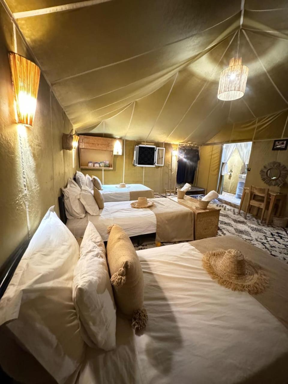 Desert Camp Camel & Sandboarding Merzouga Luaran gambar