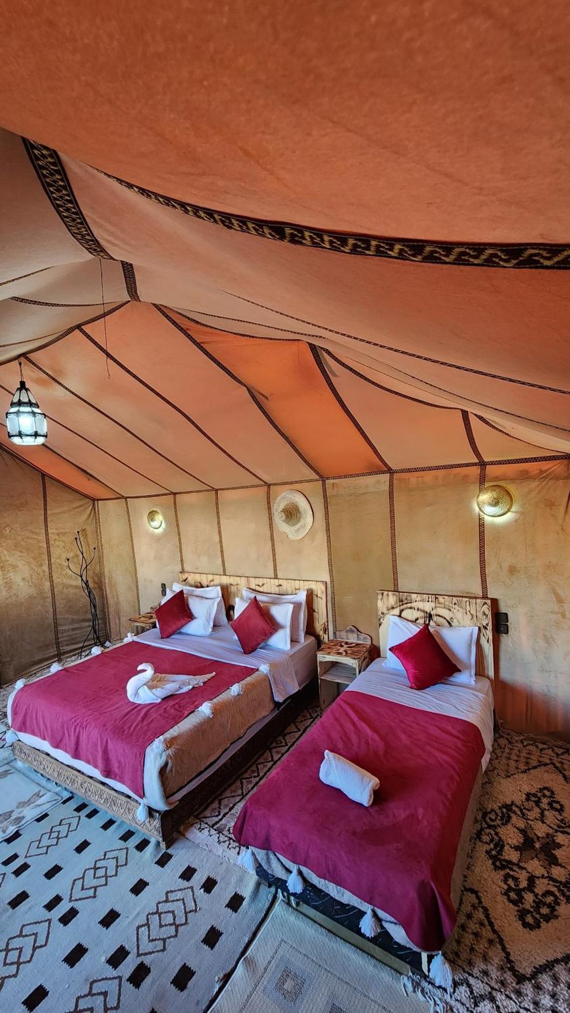 Desert Camp Camel & Sandboarding Merzouga Luaran gambar