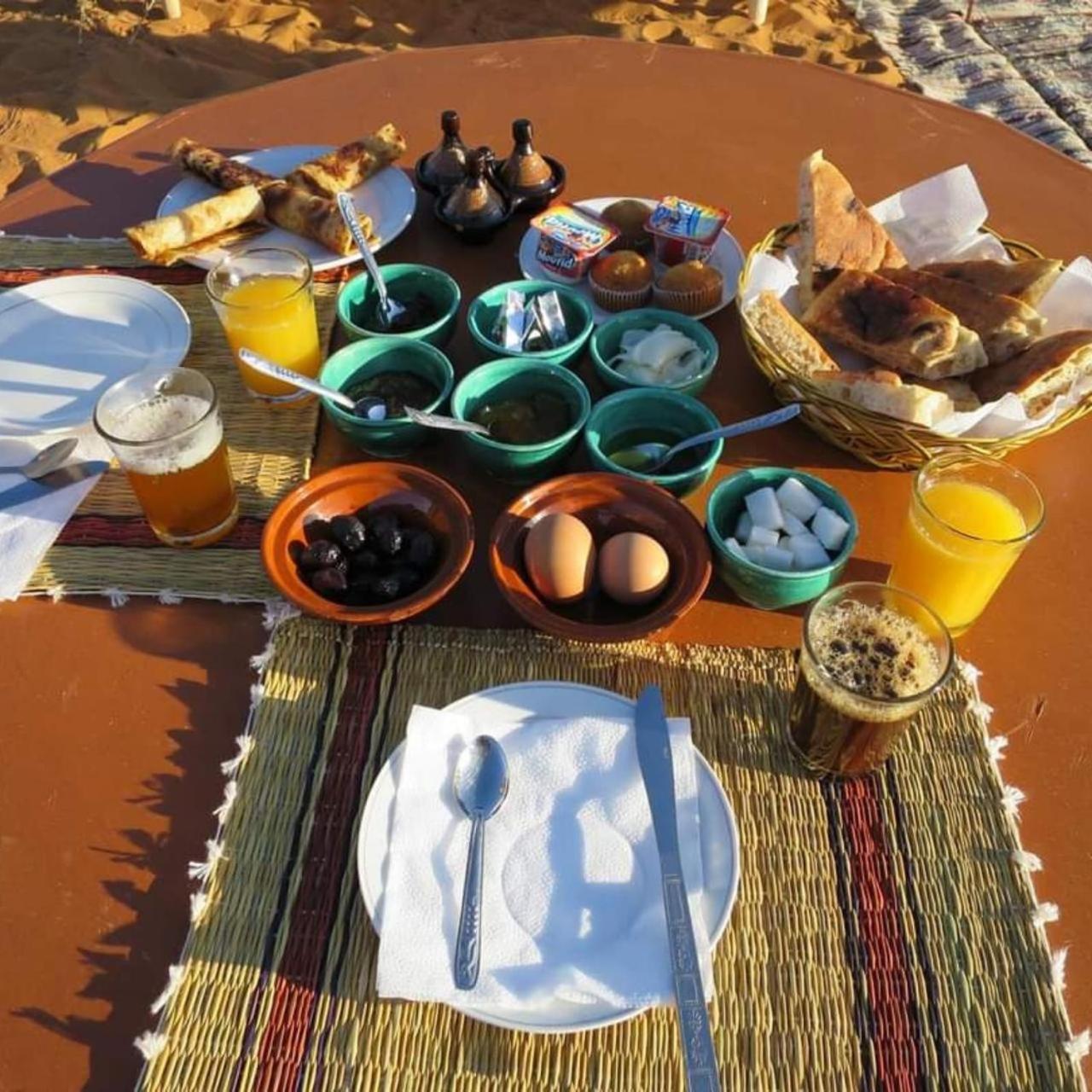 Desert Camp Camel & Sandboarding Merzouga Luaran gambar