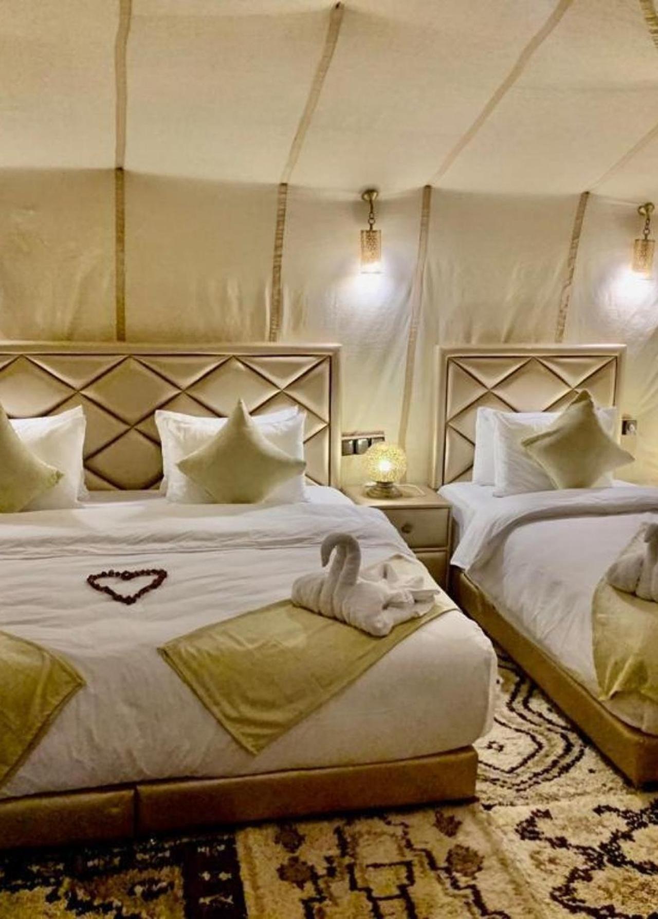 Desert Camp Camel & Sandboarding Merzouga Luaran gambar