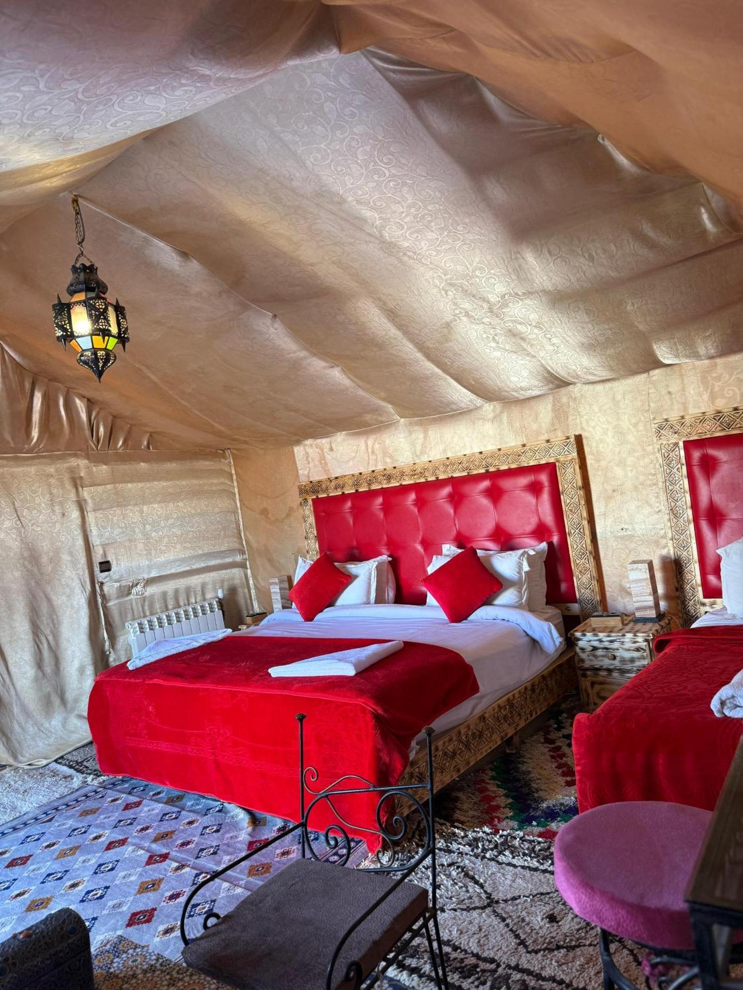 Desert Camp Camel & Sandboarding Merzouga Luaran gambar